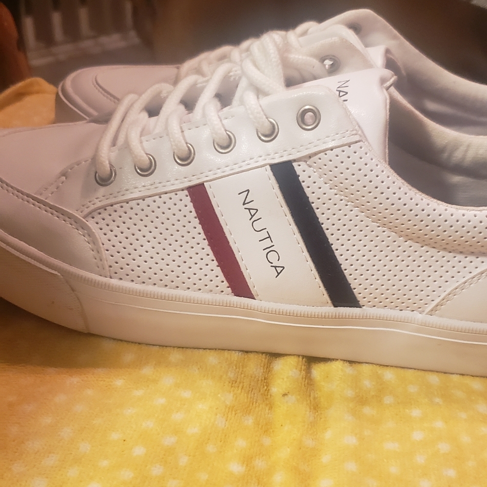 Nautica tennis shoes